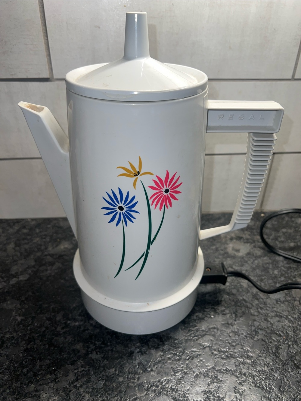 Vintage Regal White Floral Electric Percolator Coffee Pot. MCM 4-8 cup